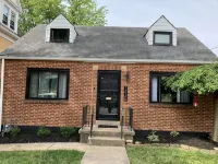 Stunning 2-bedroom Home w/ WiFi, AC in Brookline Pittsburgh,PA - 2-Star