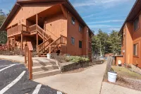 Poolside Villa on Lake Delton - Villa