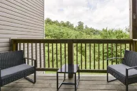 Justyna's Place, No Stairs! Great Location! Open Pool! Natural Views! Relaxing! - 4 stelle