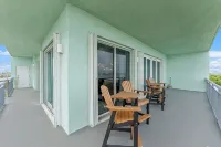 Modern Penthouse with Direct Ocean Front Views! - 자쿠지