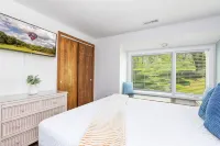 Cozy and Updated Home only 5 minutes to Eagle Ridge and 15 minutes to Downtown - 3-Star
