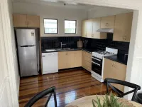 5 minute walk to Beach and close to Dromana - Wi-Fi