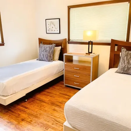 Good Vibes House - Centrally located, cozy house!
