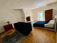 Mas Provençale Entouré de Pommiers, Piscine et Terrain de Tennis - Pool