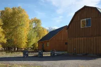 MT Yellowstone River Retreat, by Chico Hot SpringsCabin 1 bedroom 1 bathroom - Chalets