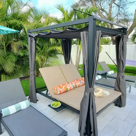 POSHPADZ - Banyan Villa - Close to Jupiter Beach - Private Pool & Tiki Sleeps 8