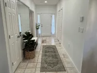 Beautiful family-sized retreat near Troy University. Large Porch & Cozy Patio! - 3-Star