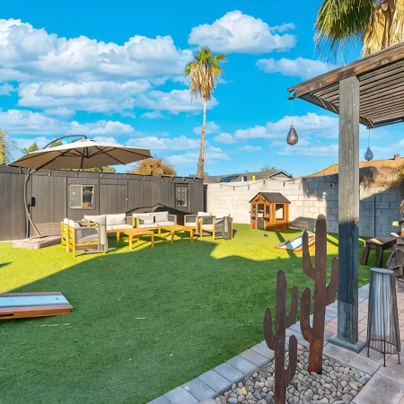 The Heritage House: Family and Pet Friendly Home with Pool and Spa