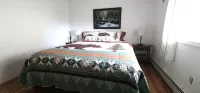 Home Away from home, fully/equipped, nearJBER, private parking <4 miles Downtown - balkon