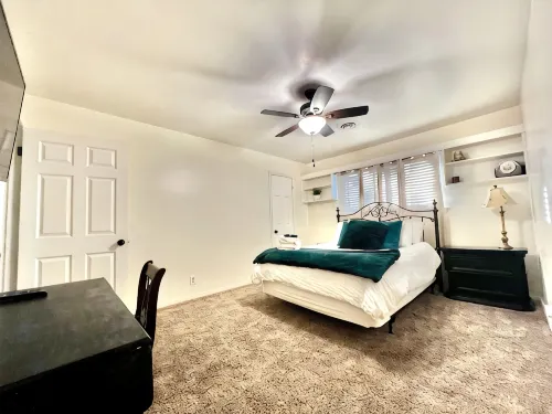 Spacious Belmar Beauty w/ Fireplace & Patio - Homestays