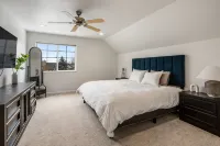Large home w/ hot tub, cinema, bar/game room - 무료 와이파이
