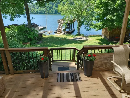 Claytor Lake Waterfront on Beach Drive - 4-stjärniga