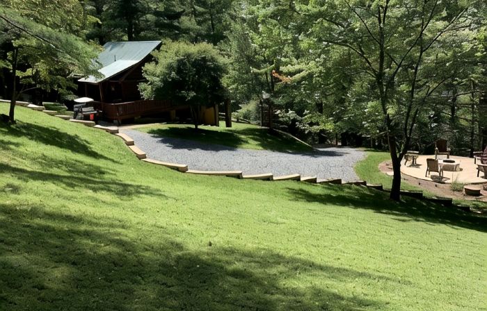 Secluded Mountain Home Nestled in a Private River Community, Wi-Fi, Fire Pit,
