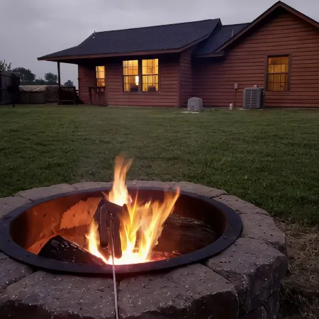 Star Valley cozy log cabin close to the Chickasaw National and Turner Falls Park