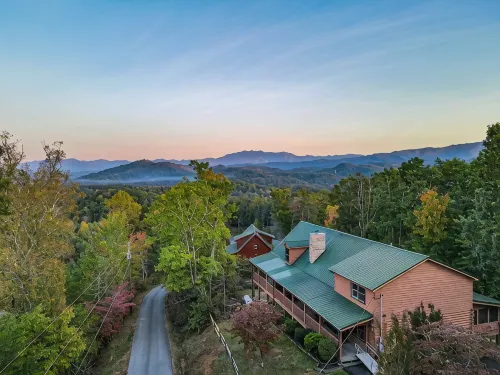 WHEELCHAIR ACCESSIBLE, 4 King Suites, Close to Pigeon Forge, WOW Views! - Boutique