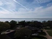 Lake view, Spacious 5 bedrooms, big lot, sleep 18 - Wifi