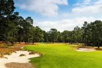 Golf Front home on Pine Needles. 4 King Beds : 5 miles from villages - 4-Star