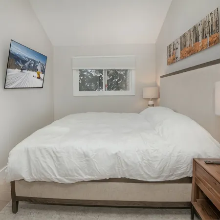 -New Listing- Fully Renovated, Avon 2/2 Condo: Walk To Ski Shuttle