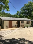 Osage Beach Lakefront Home. Lg. Dock, Patio, and a 5 Min Walk to Backwater Jacks - Wifi