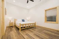 Brand NEW Build! Five Master Suites~Bunk Room~INDOOR POOL, Game ROOM & Hot Tub! - balcony