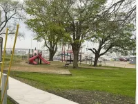 Lakefront 9 bedroom house sleeps 21+ - 4-Star