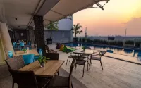 The Square Surabaya Hotel - Pools