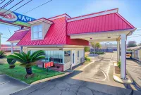 Adams Inn - Motels