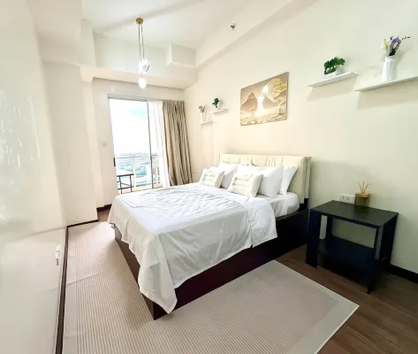 Cozy Luxe Penthouse at Acacia Estates - New