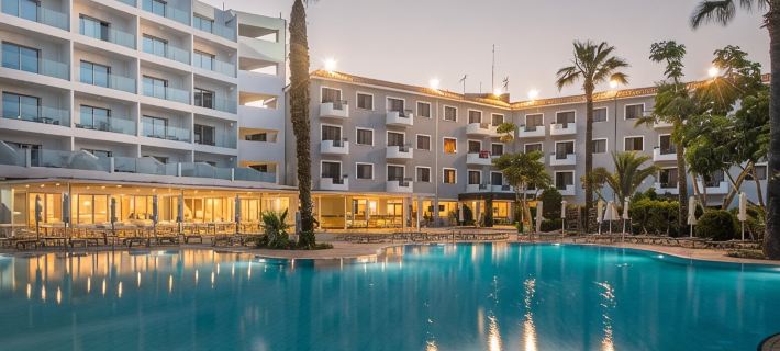 Narcissos Waterpark Resort Hotel di Protaras