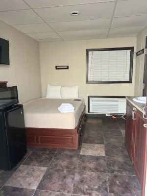 The Armadillo Hotel Karnes City