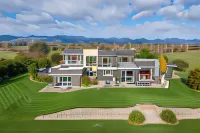 Appleby House & Rabbit Island Huts Hotels in 