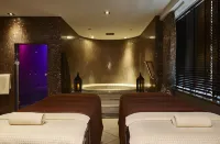 Oulton Hall Hotel, Spa & Golf Resort - Hot Tub