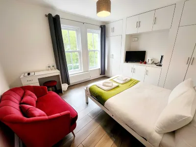 Old Victory House Homestay Hotels in Gosport