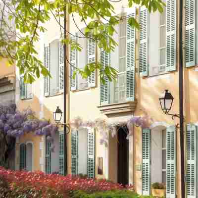 Hostellerie de l Abbaye de la Celle Hotel Exterior