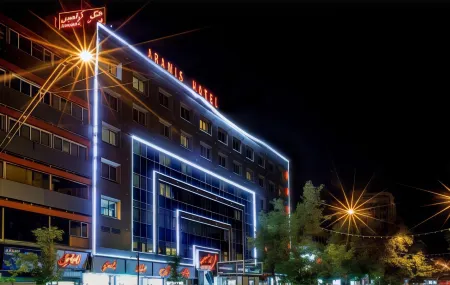 Aramis Hotel Отели рядом с достопримечательностью «Тегеранский Большой Базар»