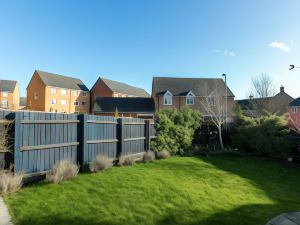 Kvm - Whitebeam House Great Location by Kvm Serviced Accommodation