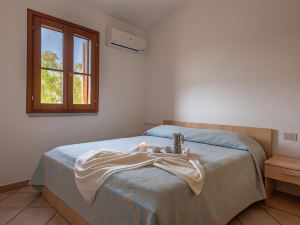 Simple Gem of le Dimore di Budoni 2 Bedroom Sleeps 6