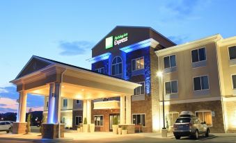 Holiday Inn Express & Suites Butler