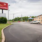 Residence Inn Memphis Germantown Jos A. Bank附近的飯店