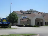 Days Inn & Suites by Wyndham St. Louis/Westport Plaza Hôtels à : Crèvecœur