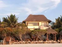 Hotel Casa Punta Coco & Beach Club - Adults Only Hotels near PIRAMIDE K’AN TÚUNICH