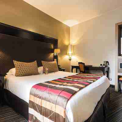 Plaza Madeleine & Spa Rooms