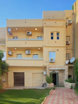 Seven Pyramids View Inn