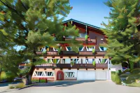 Landsitz Römerhof - Hotel Apartments Hotels near Evangelische Christuskirche Kitzbühe