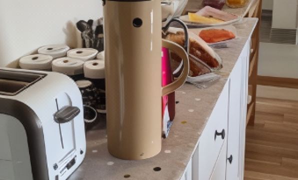 1. 게스트하우스 스..