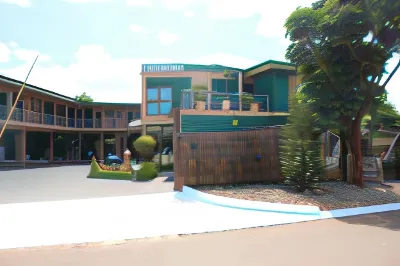 Vhafamadi Bed and Breakfast Hotels near tshikhudini complax