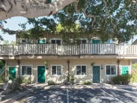 Sea Breeze Inn - Pacific Grove Hotels near Point Pinos Lighthouse