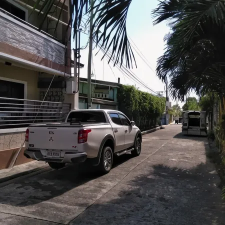 V.F. Riton Apartelle