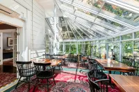 Benn Conger Inn Hotels in Groton