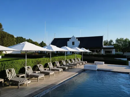 Kievits Kroon Gauteng Wine Estate Отели в г. Куллинан